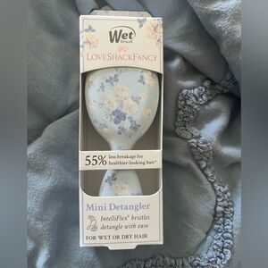 LoveShackFancy x Wet Brush Mini Detangler everblooming rosettes blue floral